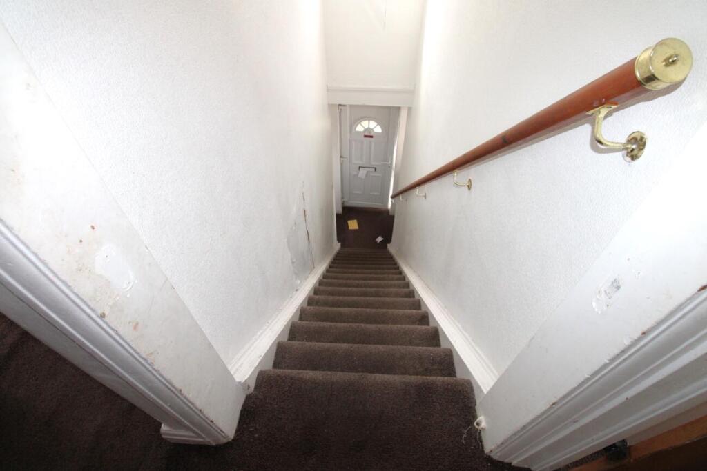 Lodge Court, Hornchurch, Essex photo 5