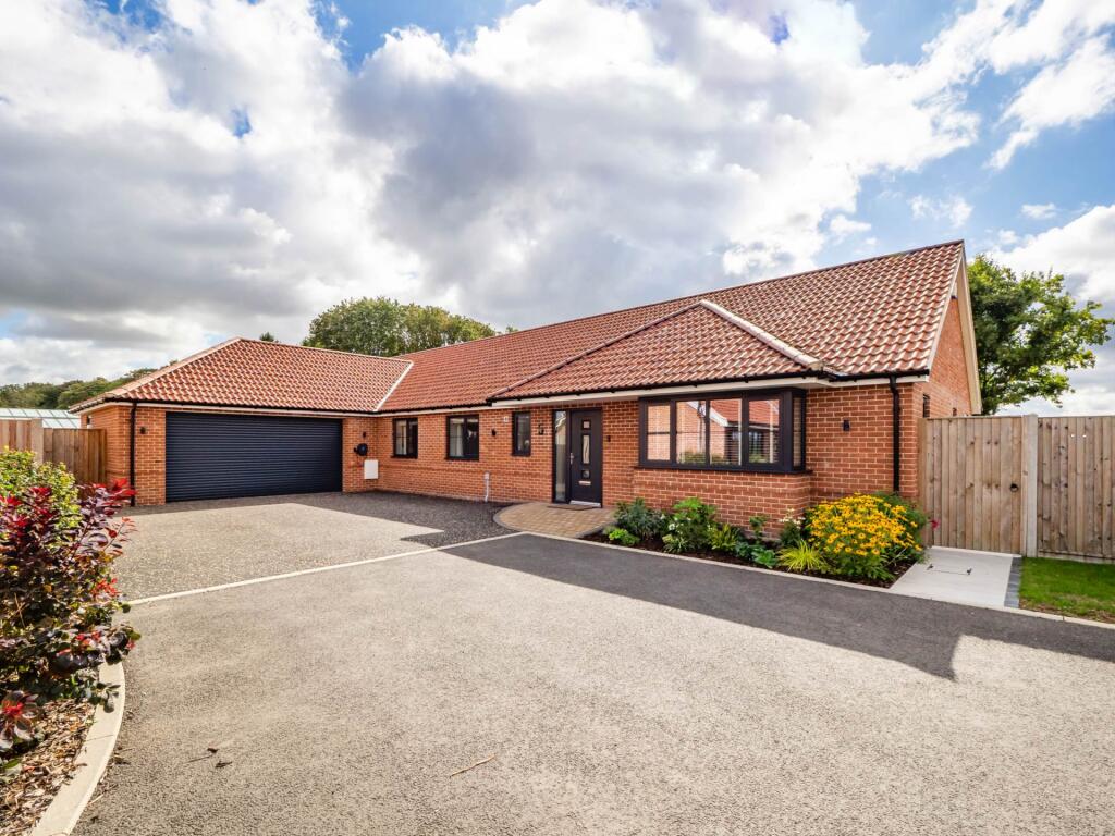 4-bed detached on Stanley Trett Close, Blofield, £825,000