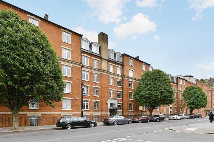 Apartment in London - View 3