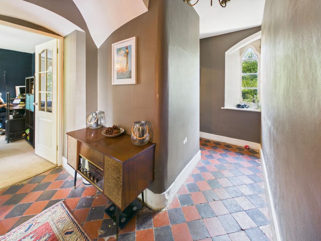 House in Newport, Abergavenny - View 2