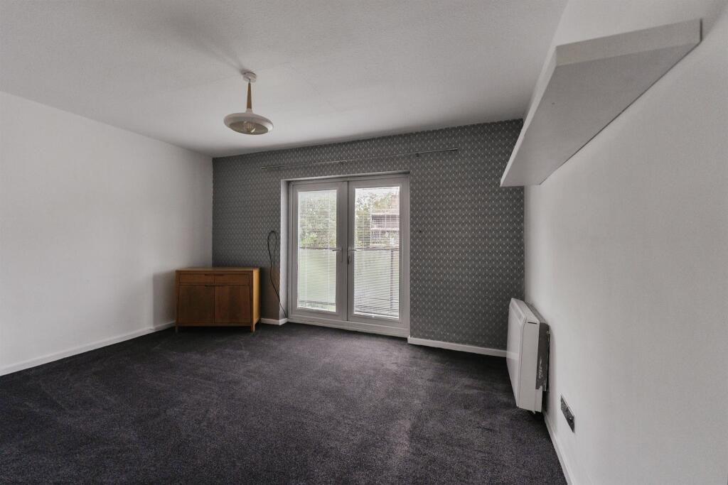 Apartment in Wirral, Liverpool City Region - More