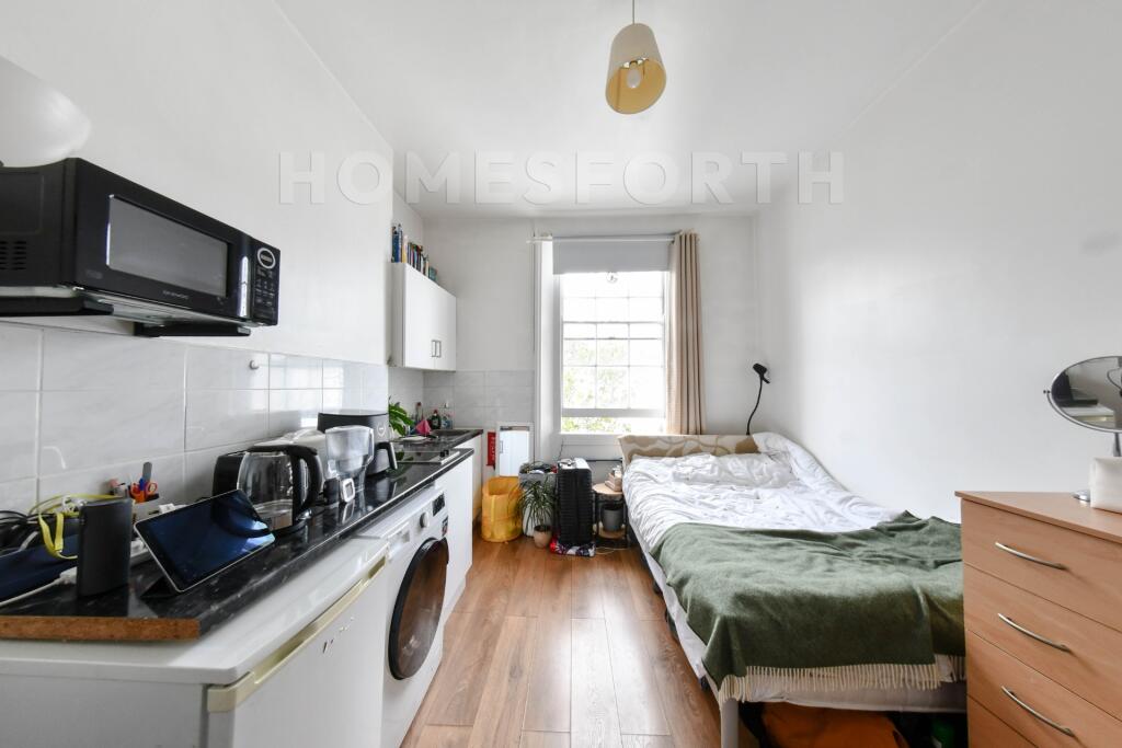 Studio flat for rent