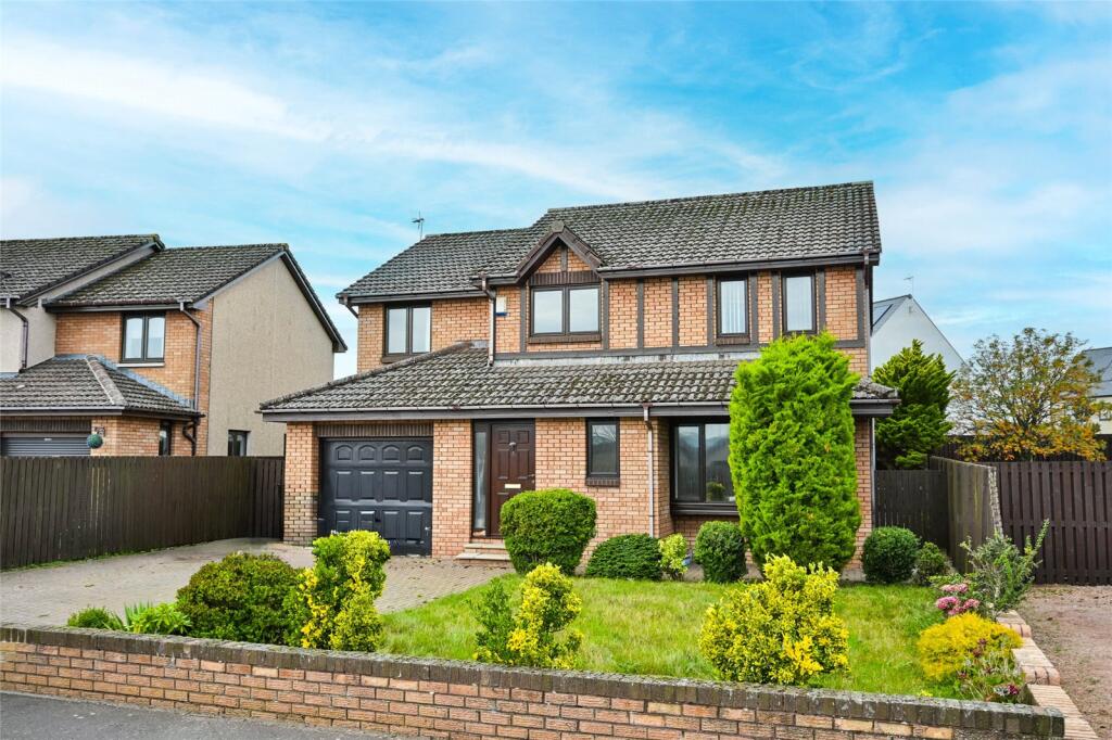 Main image of property: 10 Charleton Park, Montrose, Angus, DD10