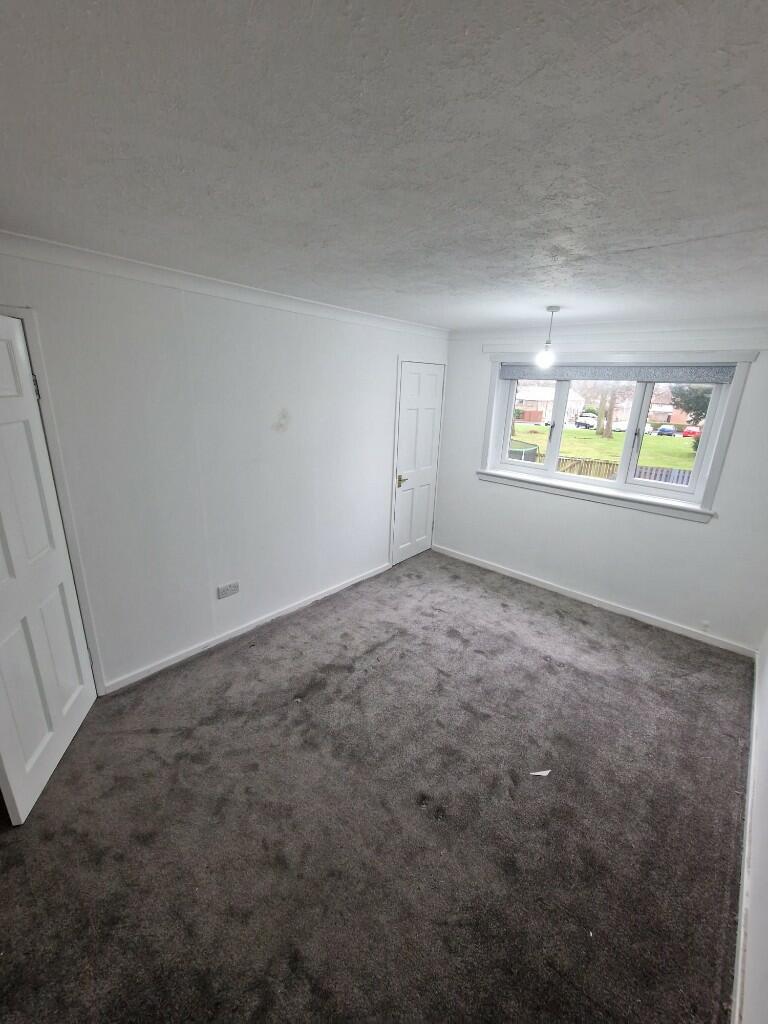 House in Glenrothes, South Parks - More