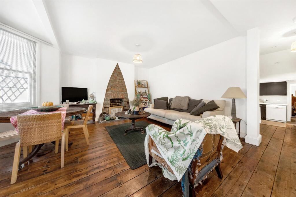 Main image of property: Elm Park, SW2