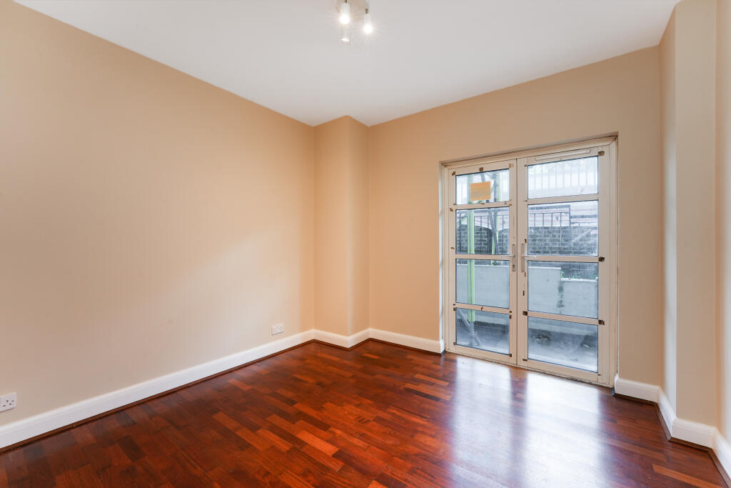 Apartment in Twickenham - More