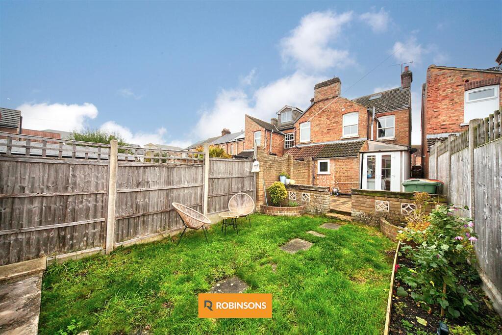 Englands Lane, Dunstable photo 4