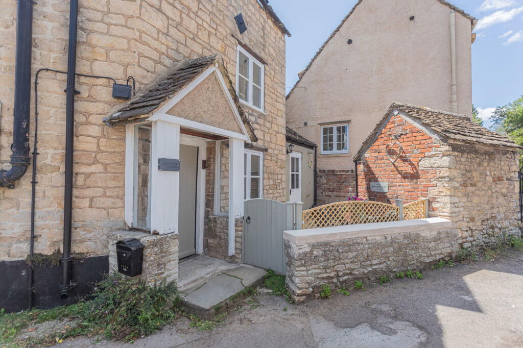 11, The Chipping, Wotton-under-Edge photo 2