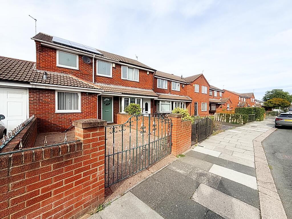 2-bed terraced on Hunter's Court, Wallsend, £140,000