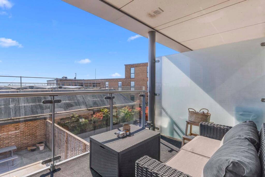 Apartment in London - View 3