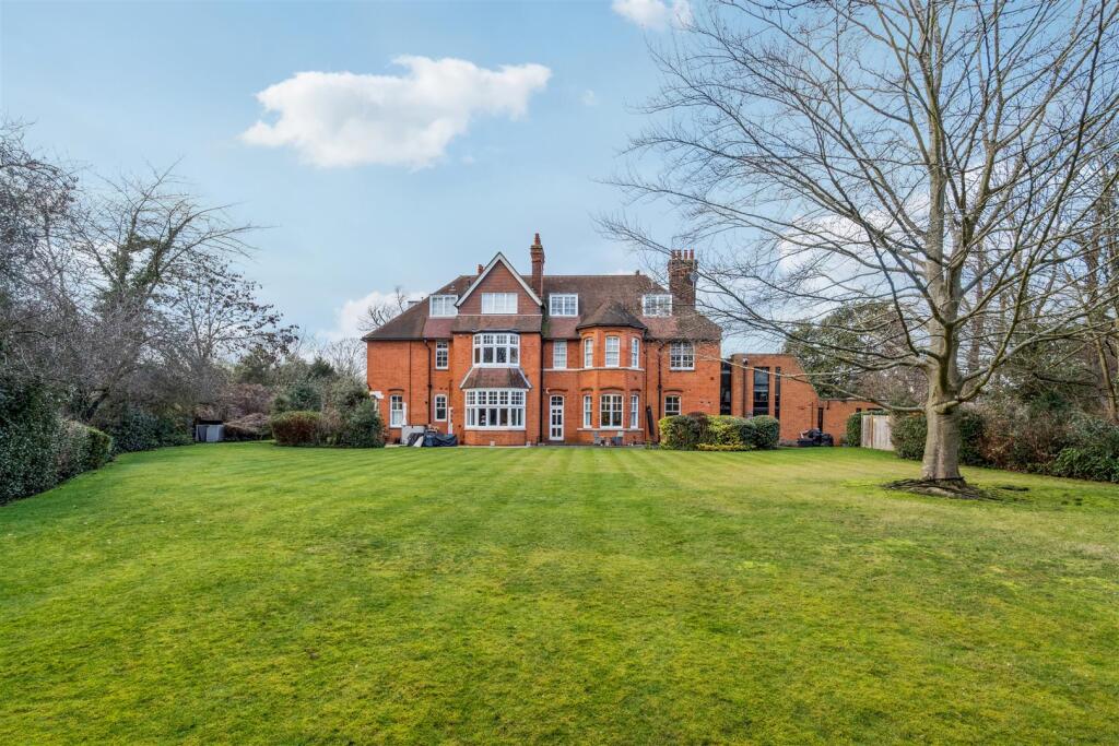 Main image of property: The Gatehouse, London, W4