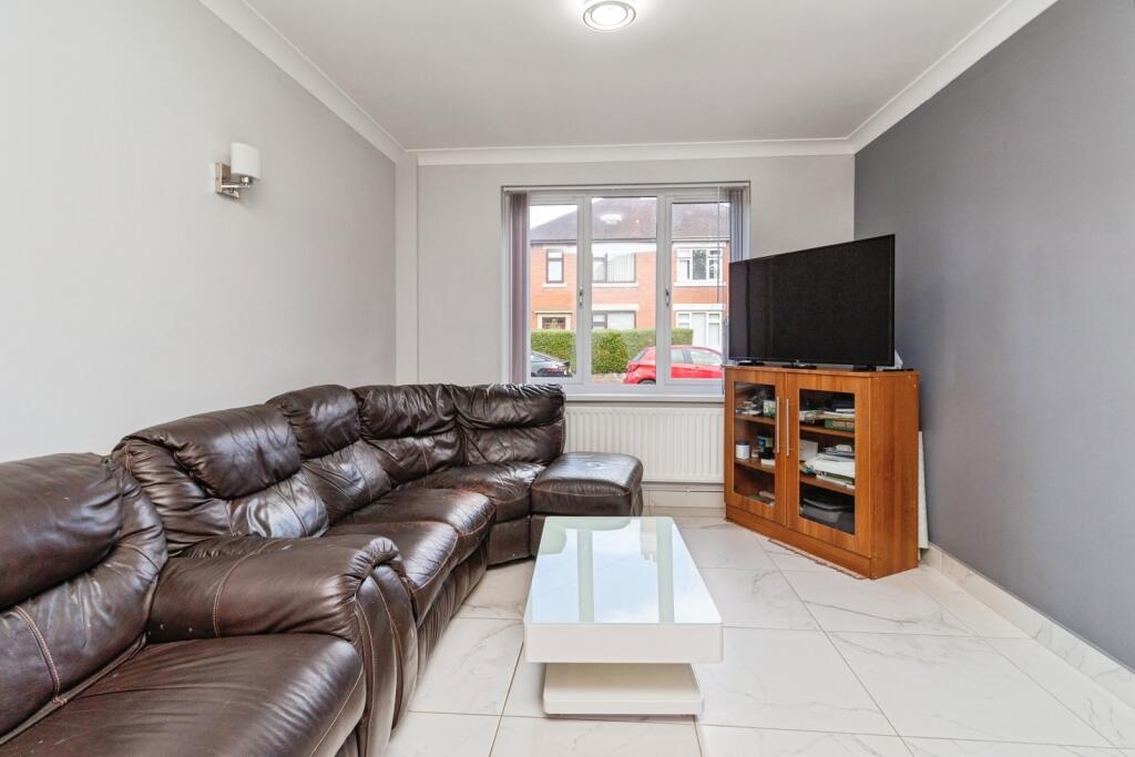 House in Stoke-on-Trent - View 3