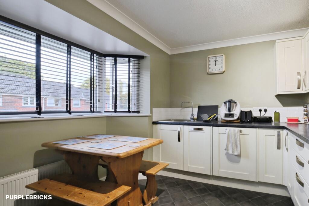 House in Alresford, New Alresford - More