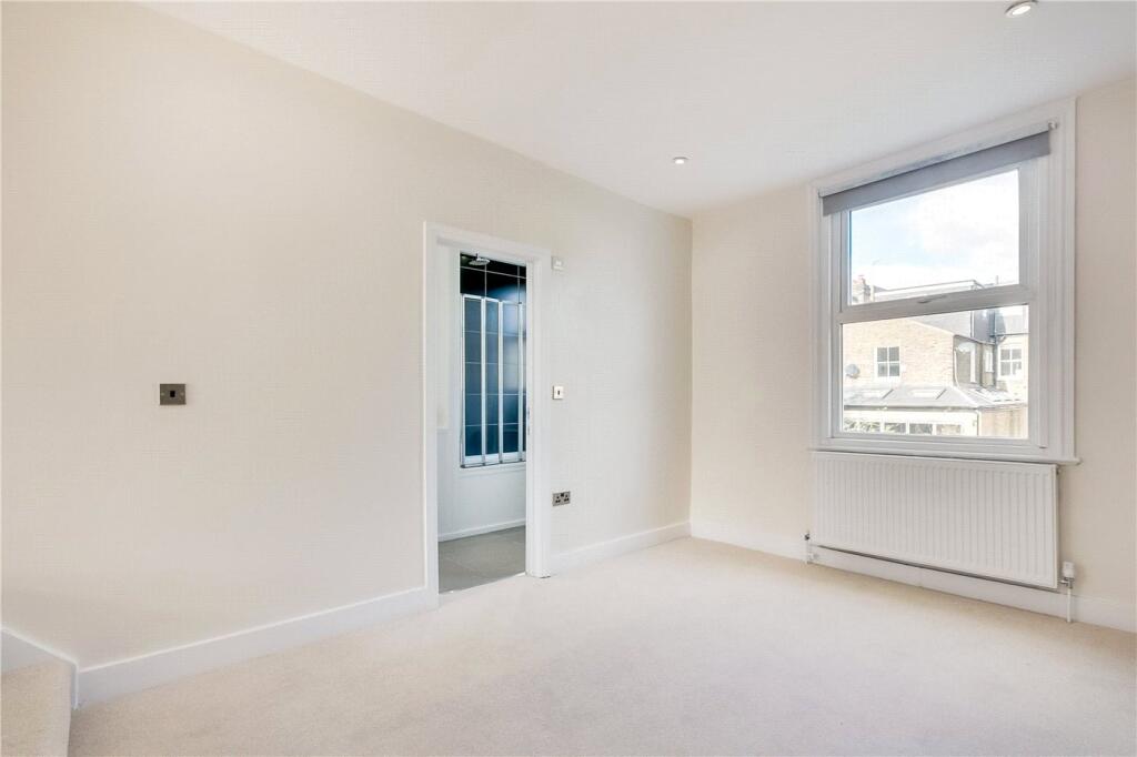 Apartment in London - View 5