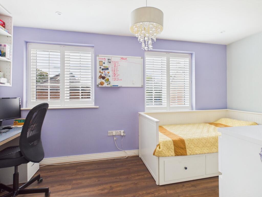 House in Hemel Hempstead - More