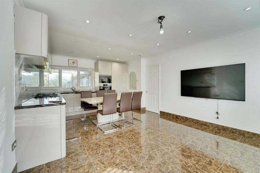 House in Milton Keynes - View 4