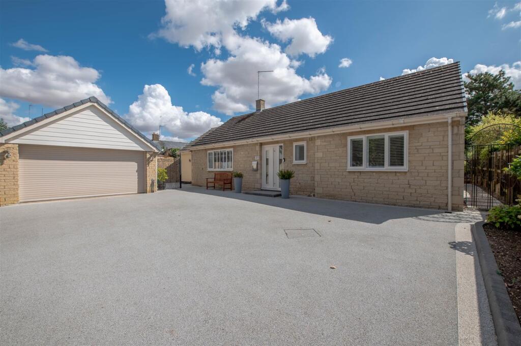 House in Northampton - View 3