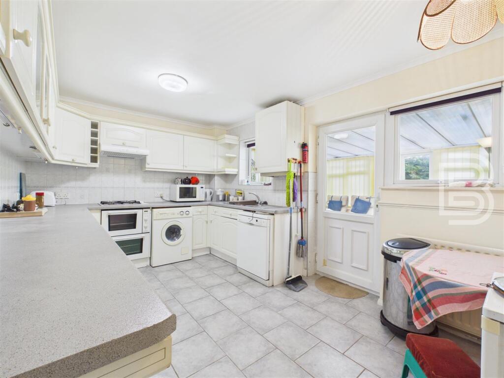 Bracken Drive, Bilton, Rugby photo 4