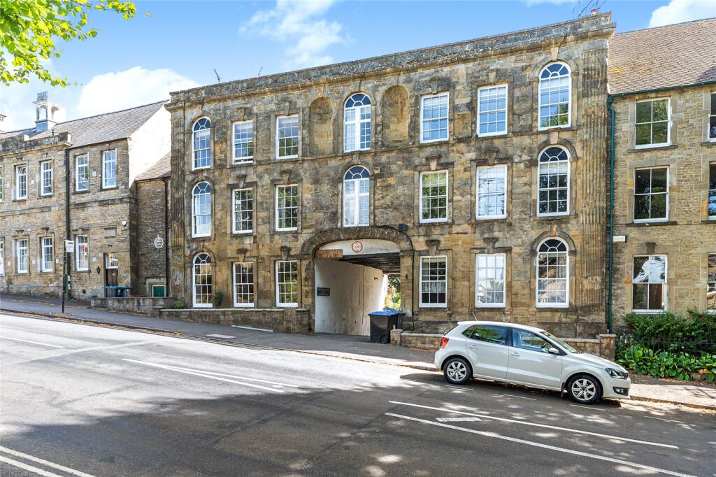 Main image of property: Kings Head Court, New Street, Chipping Norton, Oxfordshire, OX7