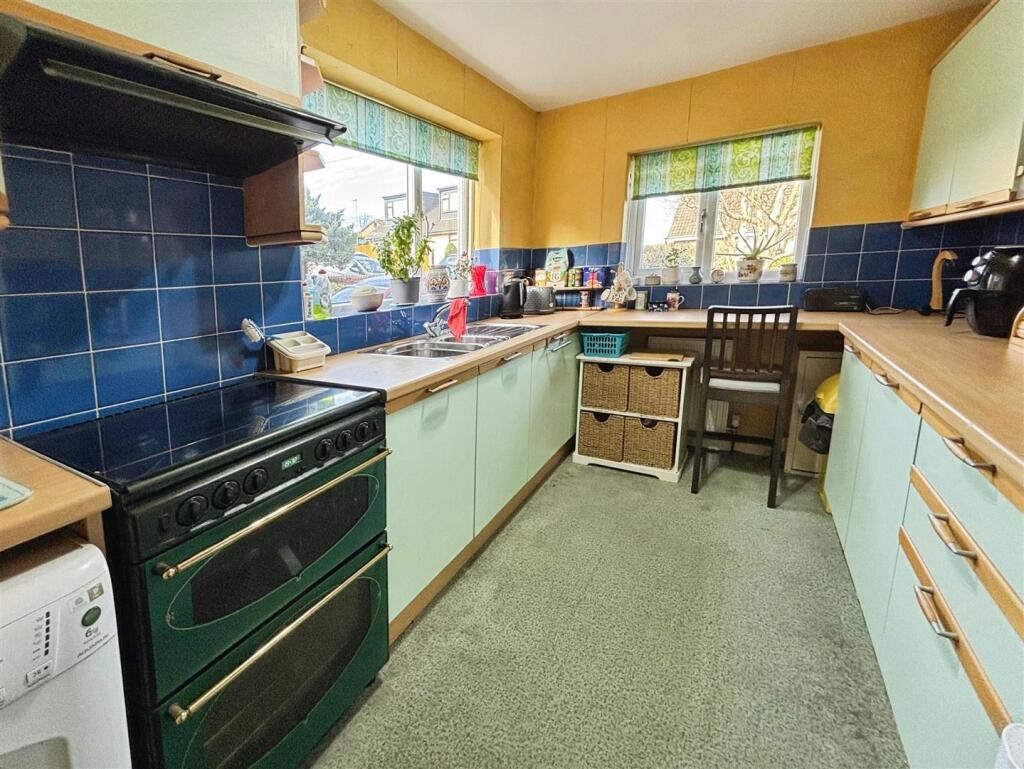 Additional image 2 of Fairway Walk, Bradford, BD7 4JW