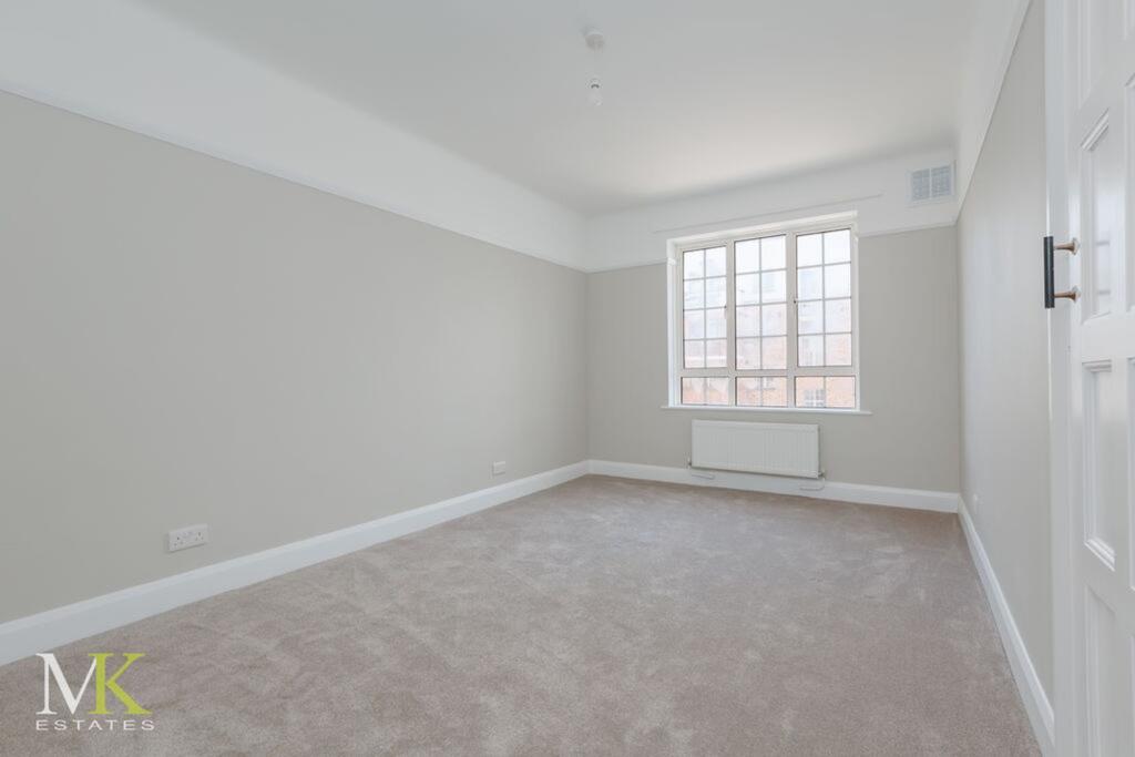 Sea Road, Boscombe, BH5 - More