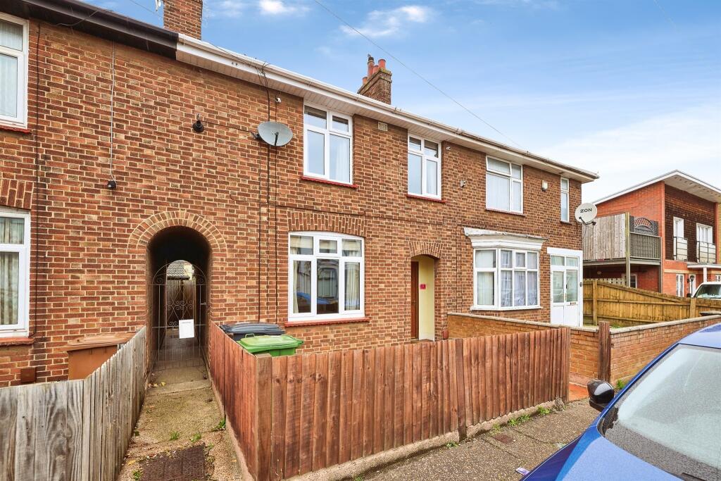 3 Bedroom Terraced in PE4 6AG