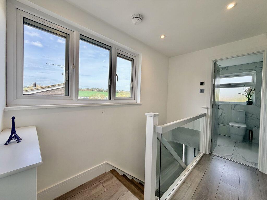 Popular Location - Gorgeous Family Home photo 4
