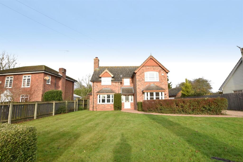 4-bed detached on Church Lane, Utterby, £389,950