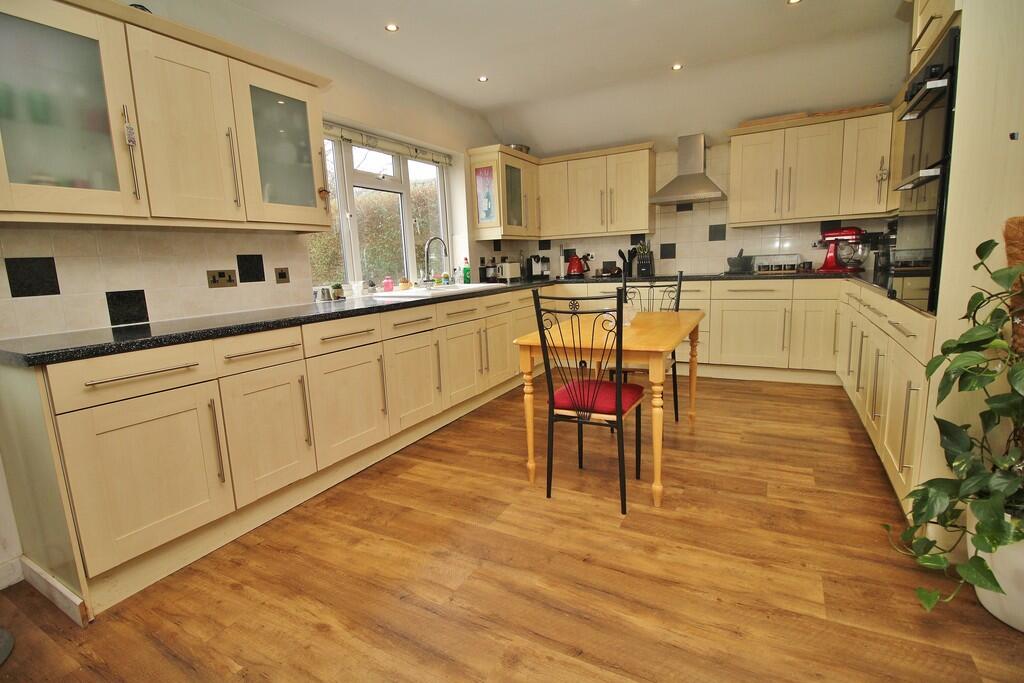 House in Havant, Sea View, South Hayling - View 3