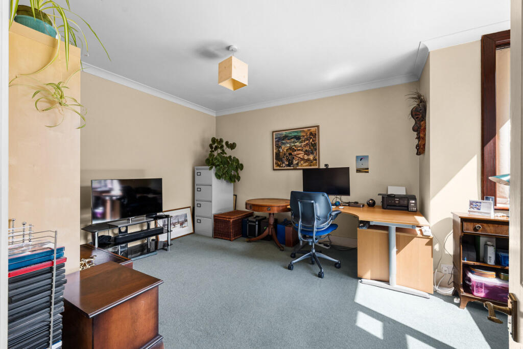 House in Tandridge, Chaldon - View 5