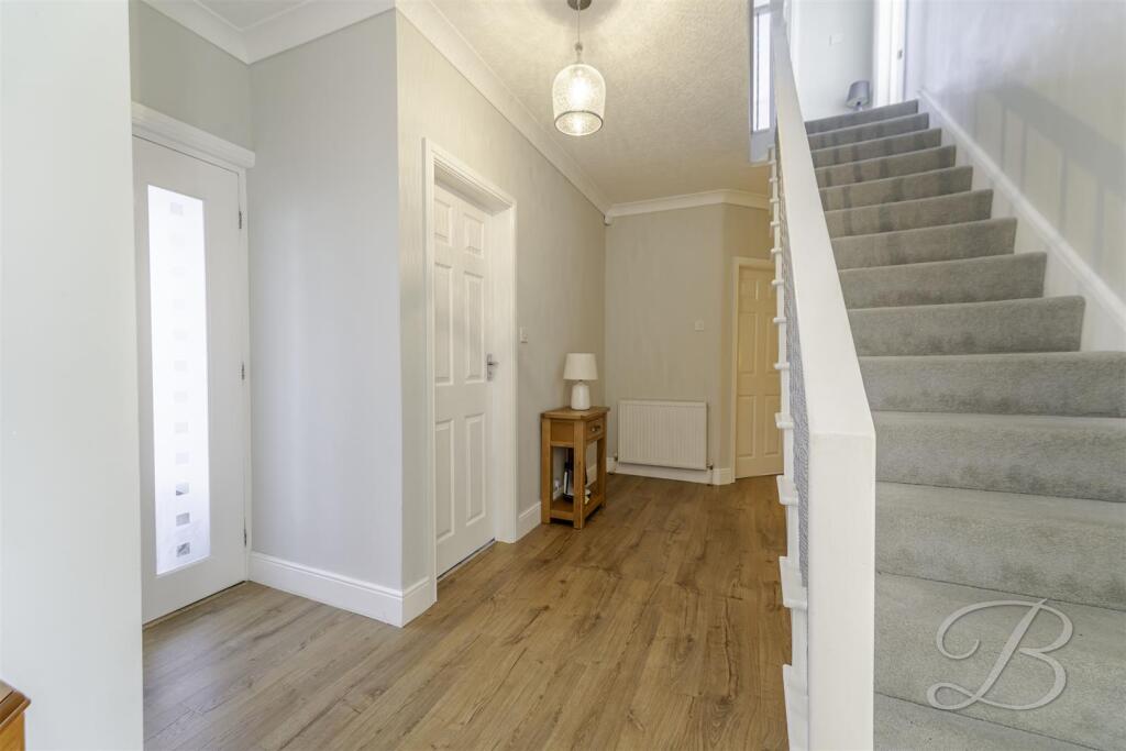 House in Mansfield, Nottinghamshire - More