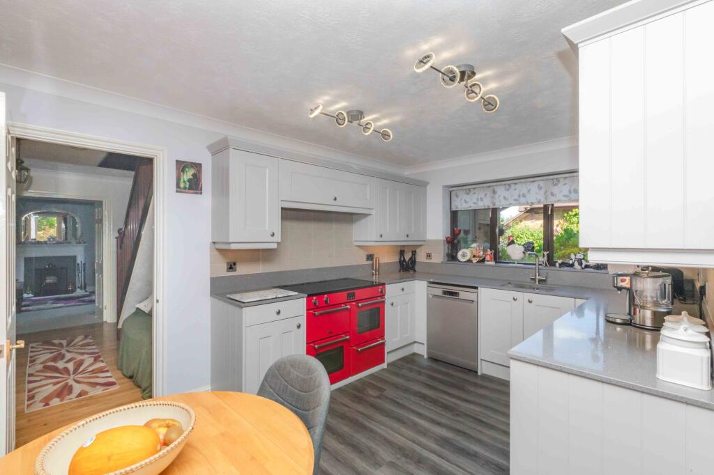 Beacon Road, Crowborough, TN6 photo 2