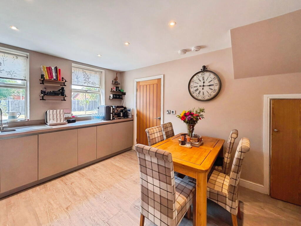 House in North Kesteven, Heckington - View 4