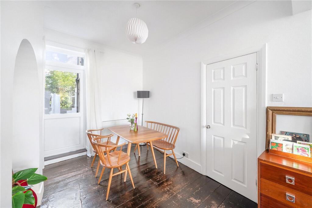 House in London - View 3