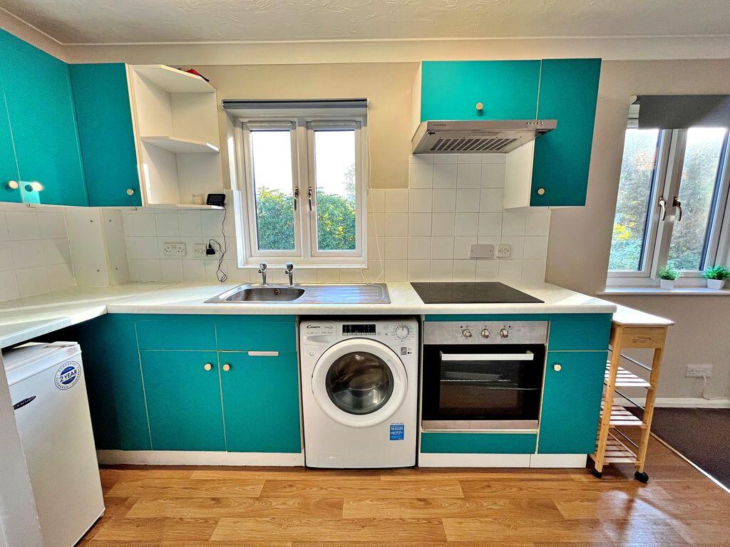 Apartment in Southall - View 2