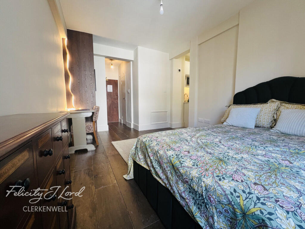 Main image of property: Charterhouse Street, London