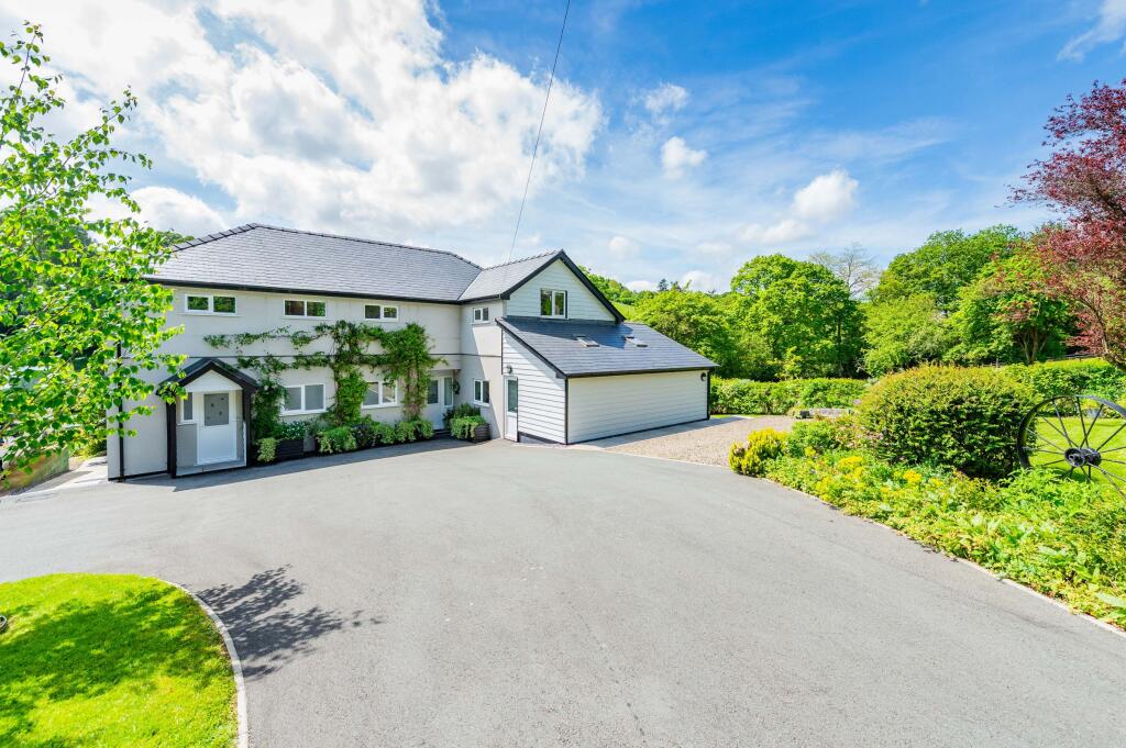 Main image of property: Bryn Haul, Llanidloes