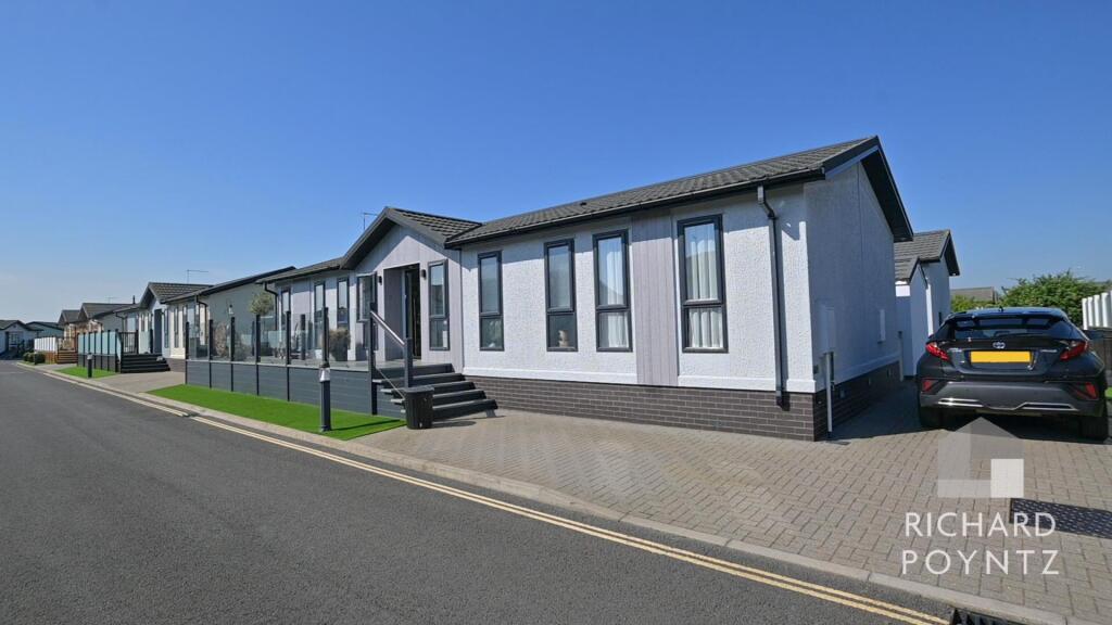 Main image of property: Wave Road, Sandy Bay, Canvey Island