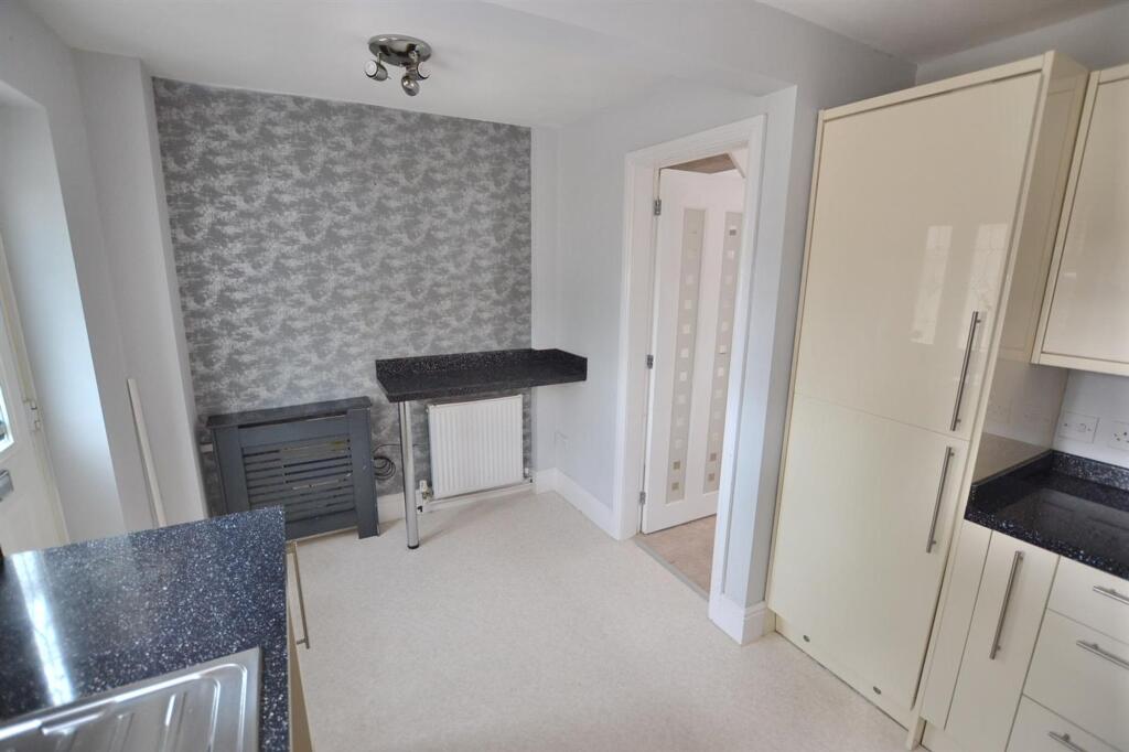 Phoenix Drive, Sileby, LE12 photo 3