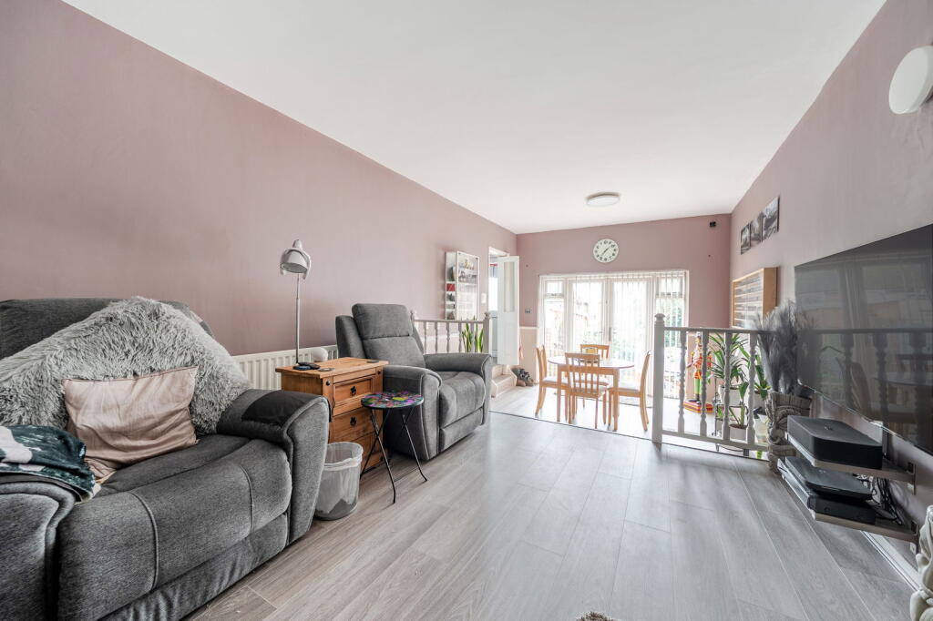 Downland Avenue, Southwick, Brighton, BN42 4RG photo 3