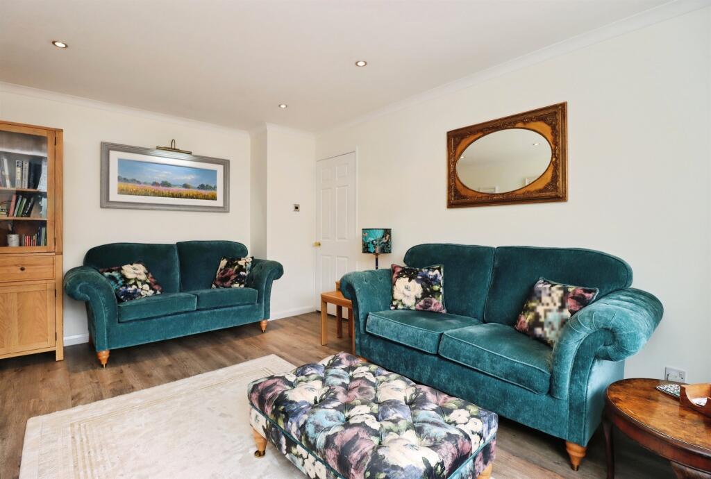 House in Rothwell, North Northamptonshire - View 4