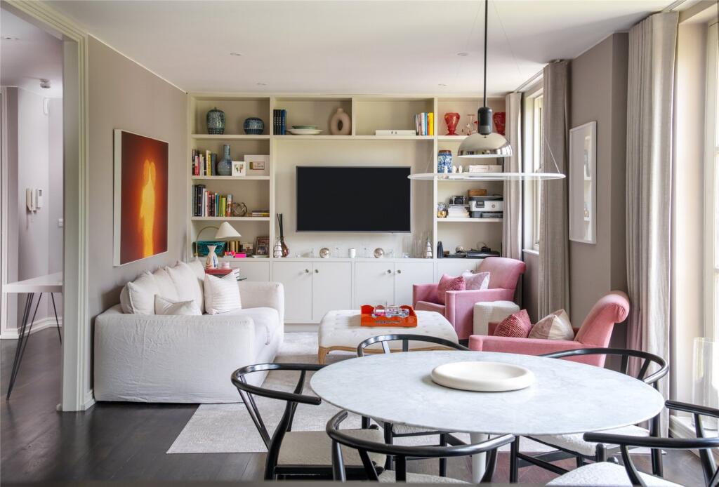 Main image of property: Park Walk, Chelsea, SW10