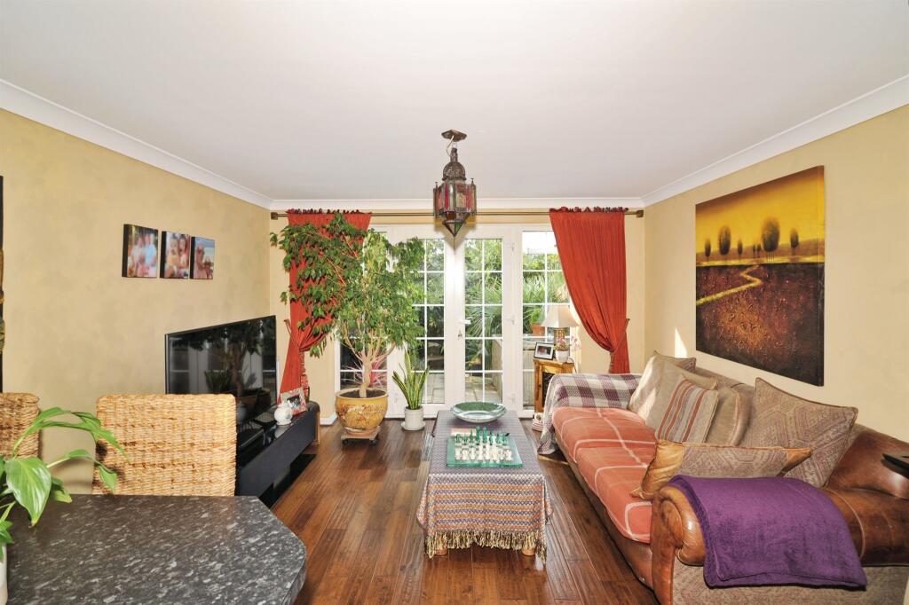 House in St Leonards-on-sea, St Leonards Green - View 3