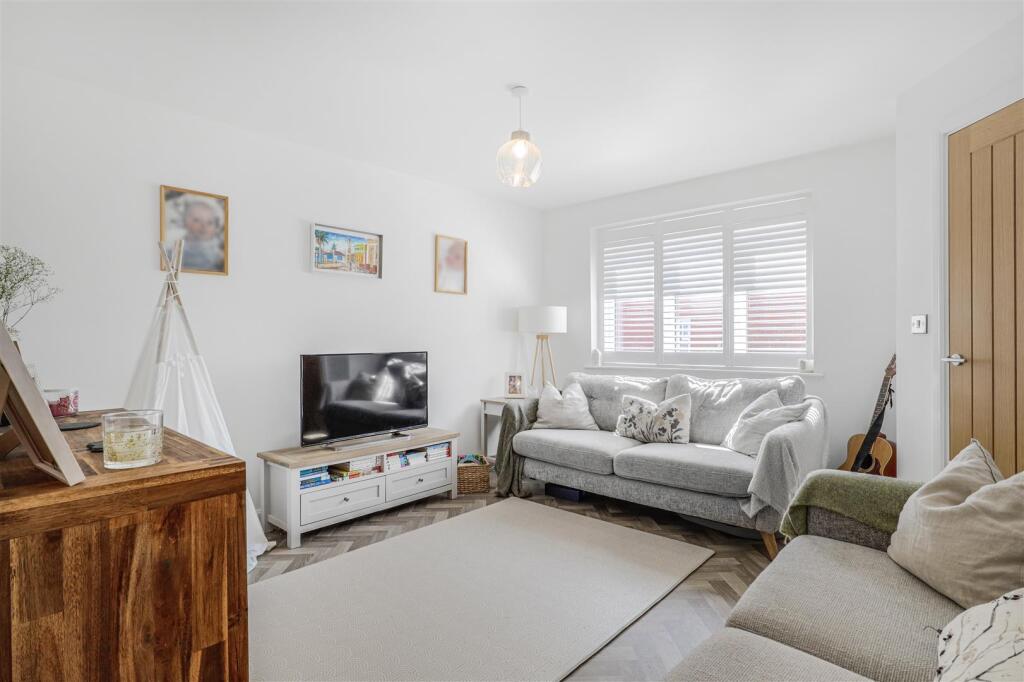 Hickman Way, Kenilworth photo 2