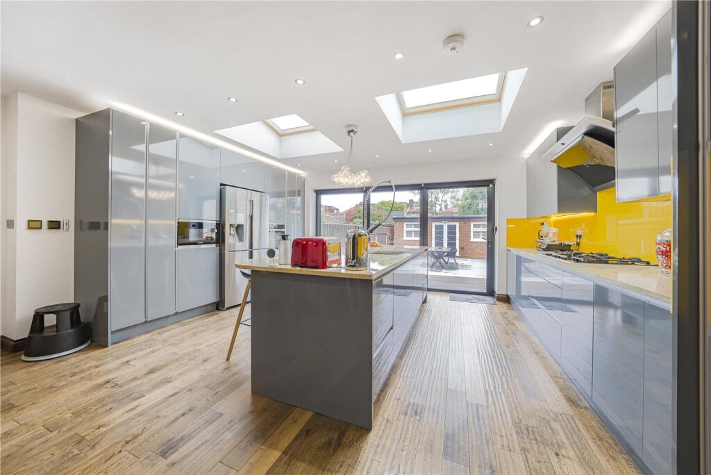 House in Twickenham - View 3