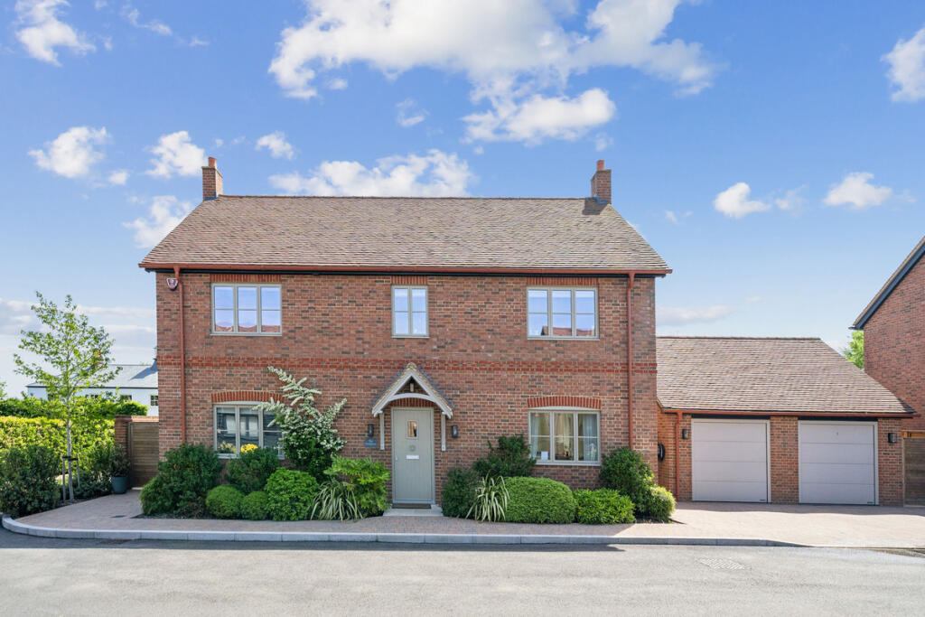Main image of property: Coopers Lane, Potters Bar, EN6