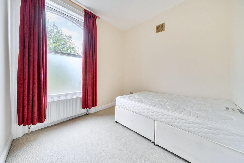 Apartment in London - More