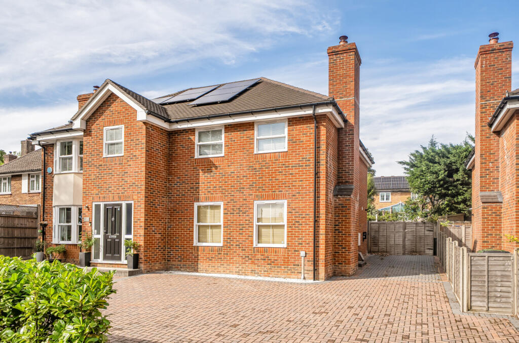 Main image of property: West End Road, West End, Southampton, Hampshire, SO18