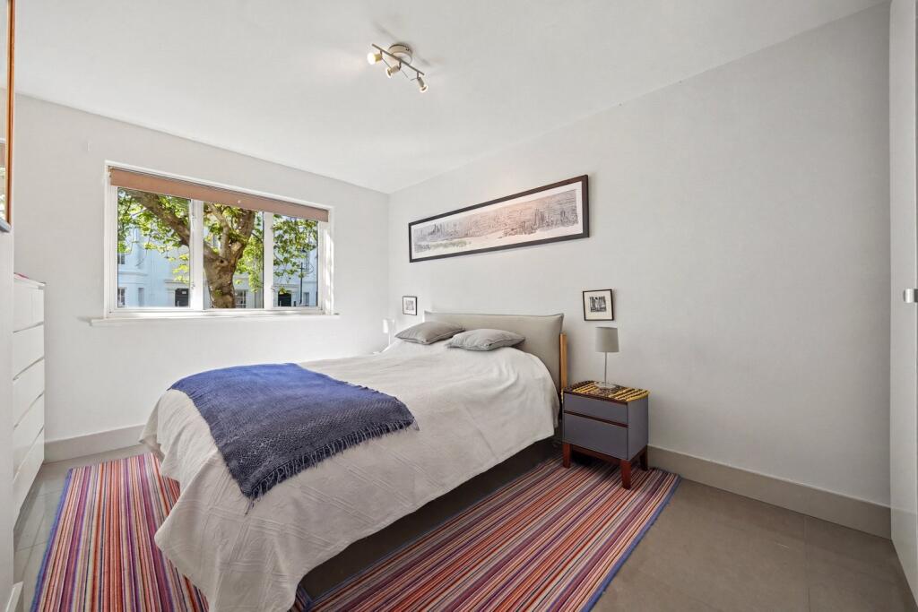 Tor Court, Kensington, W8 - More