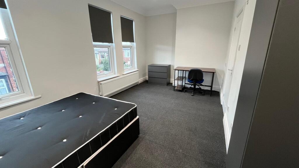 6 bedroom house for rent